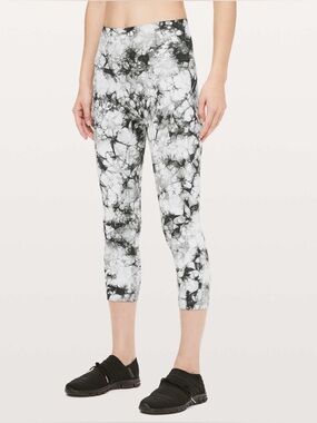 Lululemon Wunder Under Crop Hi-Rise size 10  Antique White Cement Grey